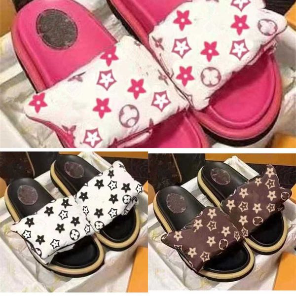 36-43 men women slippers paris fashion pool slide scuffs slip on flat sandals pillow mules platform padded strap slider monograms print dres, Black
36-43 men women slippers paris fashion pool slide scuffs slip on flat sandals pillow mules platform padded strap slider monograms print dres, Black