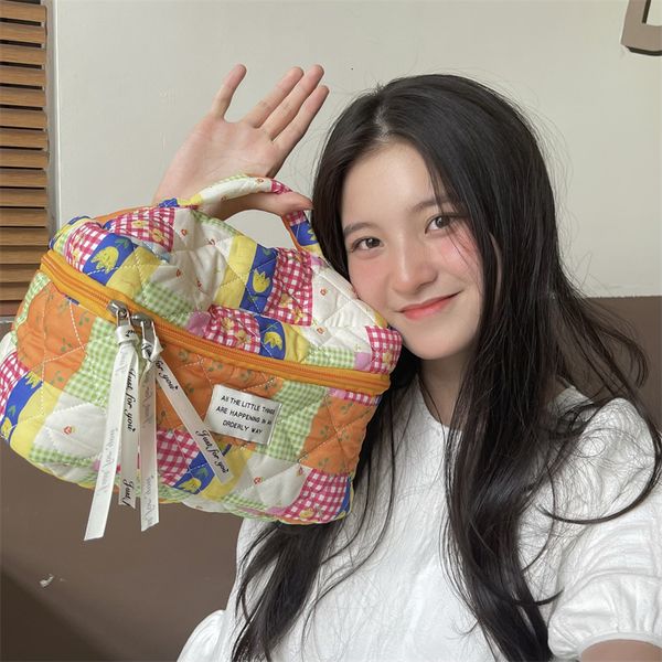 cosmetic bags cases flower cosmetic bag korean ins student large-capacity makeup organizers portable travel wash bag storage bag with handle
cosmetic bags cases flower cosmetic bag korean ins student large-capacity makeup organizers portable travel wash bag storage bag with handle
