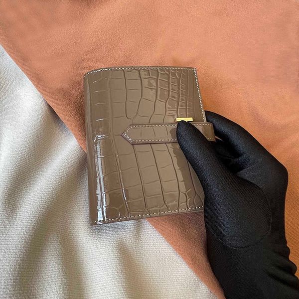 wallets luxury design women small wallet genuine leather famous brand short money bag high capacity casual hasp crocodile pattern purse y230, Red;black
wallets luxury design women small wallet genuine leather famous brand short money bag high capacity casual hasp crocodile pattern purse y230, Red;black