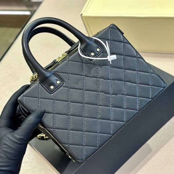 luxury designer bag vintage makeup tote bag fashion mini aircraft box lady's handbag zipper switch chain shoulder strap classic crossbo
luxury designer bag vintage makeup tote bag fashion mini aircraft box lady's handbag zipper switch chain shoulder strap classic crossbo