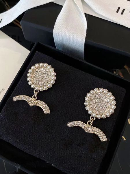 fashion dangle light gold cystal earings designer earrings for women lady party wedding lovers gift engagement jewelry with flannel bag, Silver
fashion dangle light gold cystal earings designer earrings for women lady party wedding lovers gift engagement jewelry with flannel bag, Silver