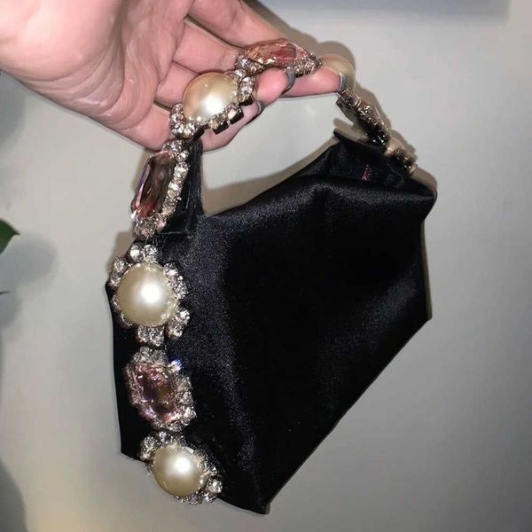 totes diamonds feather women handbags luxury pearls party evening bags for women 2023 designer satin square clutch wedding purses tote g2302
totes diamonds feather women handbags luxury pearls party evening bags for women 2023 designer satin square clutch wedding purses tote g2302