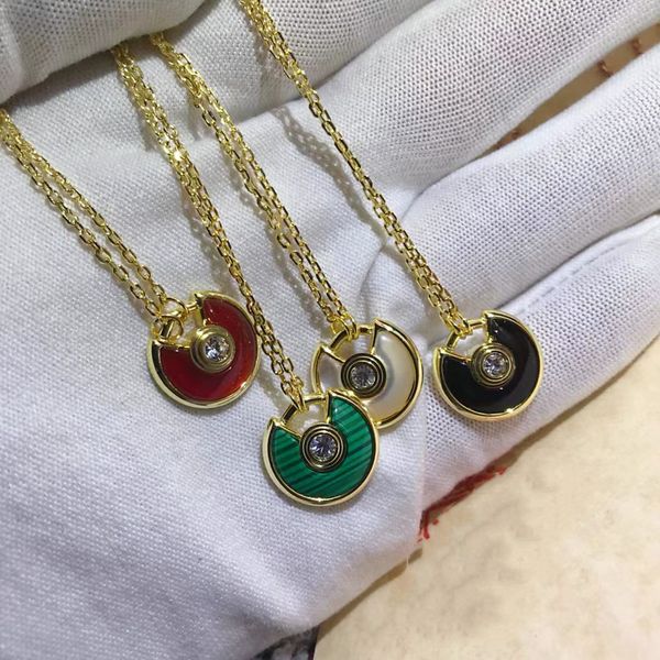 high-end designer necklace luxury 18k gold pendant white shell green black red jewelry classic amulet necklace factory wholesale, Silver
high-end designer necklace luxury 18k gold pendant white shell green black red jewelry classic amulet necklace factory wholesale, Silver