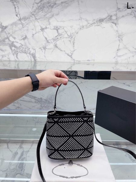evening bags 2023 luxury commuting early spring new sparkling heavy industry full diamond rhombus bucket bag shoulder messenger fashion hand
evening bags 2023 luxury commuting early spring new sparkling heavy industry full diamond rhombus bucket bag shoulder messenger fashion hand