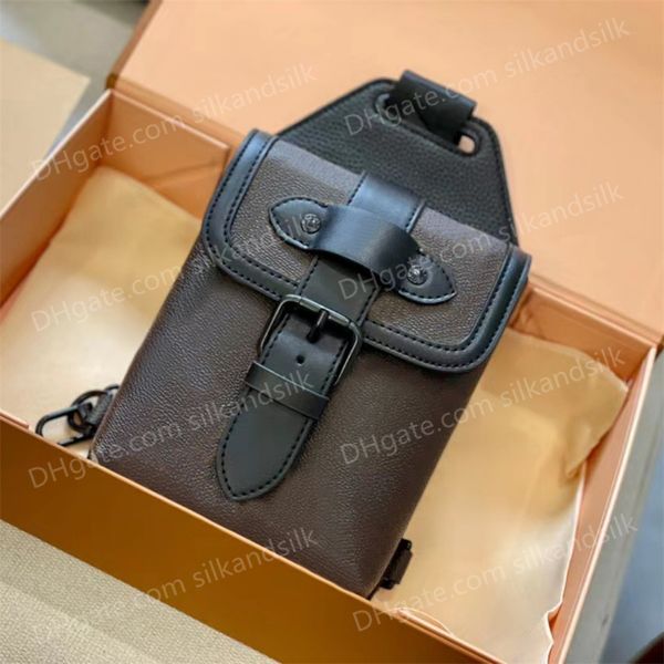 luxury mens waist bags nigoo co-branded chest bag designer breast bag cross body bag one shoulder bags sports and travel purse brand large c
luxury mens waist bags nigoo co-branded chest bag designer breast bag cross body bag one shoulder bags sports and travel purse brand large c