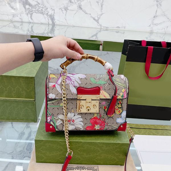 shoulder bag bamboo handle handbag floral printed messenger bags lady totes classic letter canvas genuine leather patchwork square lock flap
shoulder bag bamboo handle handbag floral printed messenger bags lady totes classic letter canvas genuine leather patchwork square lock flap