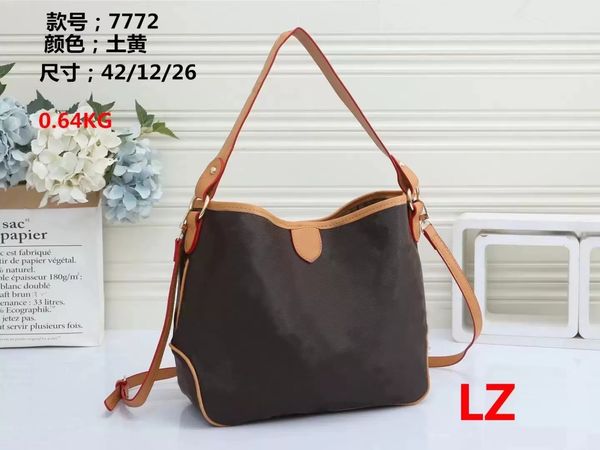 yy luxury designer womens shoulder bag highs quality classic brown flowers printing crossbody fashion handbags tote card holder leather purs
yy luxury designer womens shoulder bag highs quality classic brown flowers printing crossbody fashion handbags tote card holder leather purs