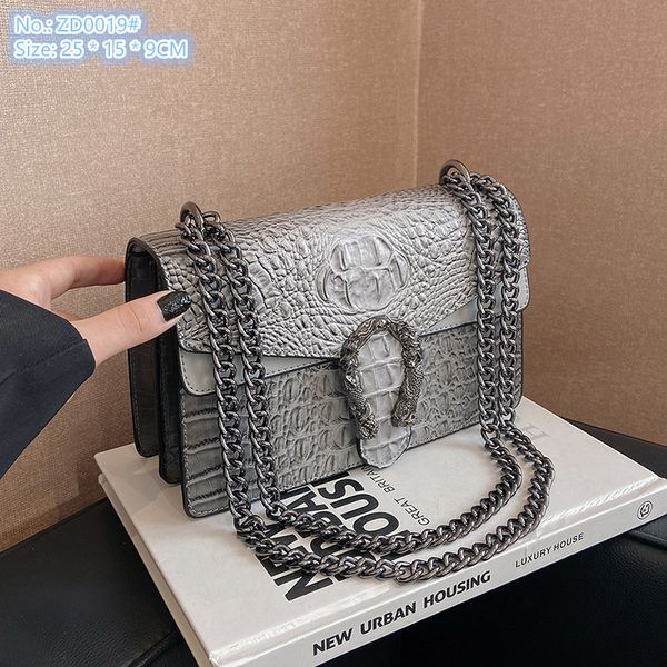 factory wholesale ladies shoulder bags 6 elegant solid color embossed leather handbag classic crocodile pattern women's chain bag flip
factory wholesale ladies shoulder bags 6 elegant solid color embossed leather handbag classic crocodile pattern women's chain bag flip
