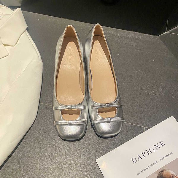 silver bow mary jane women's shoes middle heel new french shallow mouth shoes square head thick heel shoes in autumn, Black
silver bow mary jane women's shoes middle heel new french shallow mouth shoes square head thick heel shoes in autumn, Black