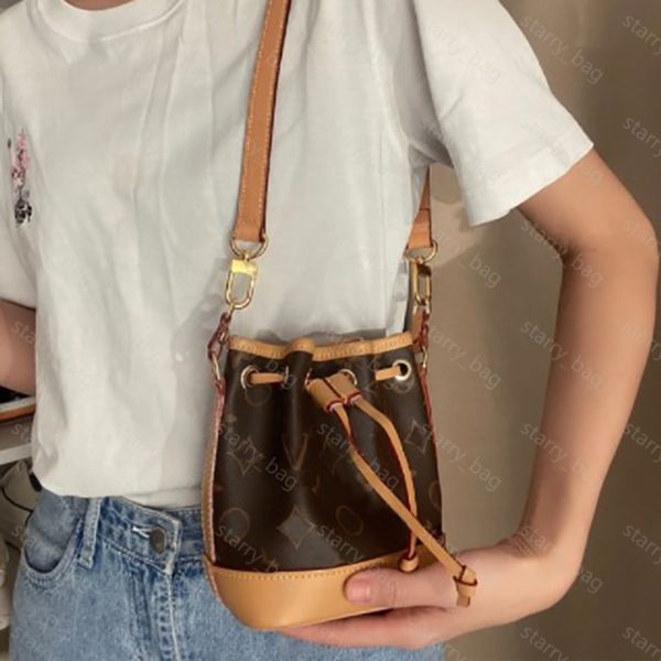 fashion designer bag nano bucket bag retro presbyopic handbag v crossbody bags luxury handbags purse mini women wallet brown cross body
fashion designer bag nano bucket bag retro presbyopic handbag v crossbody bags luxury handbags purse mini women wallet brown cross body