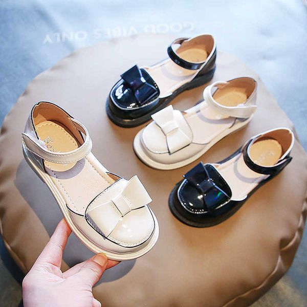 2022 summer new kids fashion pu glossy children princess with bow versatile korean wind covered toes sandals for girls 0202, Black;red
2022 summer new kids fashion pu glossy children princess with bow versatile korean wind covered toes sandals for girls 0202, Black;red