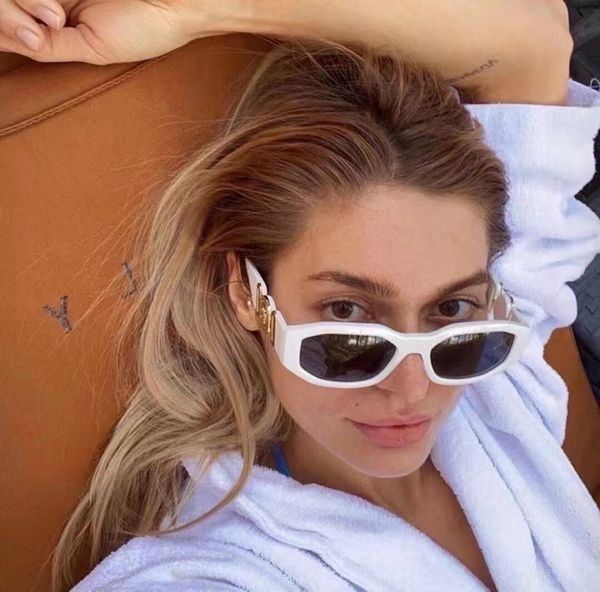2022 sunglasses for man woman sunglass designer goggle beach sun glasses retro small frame luxury design uv400 with box 4361, White;black
2022 sunglasses for man woman sunglass designer goggle beach sun glasses retro small frame luxury design uv400 with box 4361, White;black
