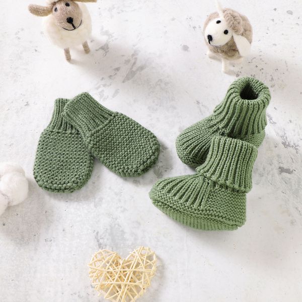 first walkers born baby shoes gloves set knit infant girl boy boots mitten fashion solid 2pc toddler kid slipon bed handmade 018m 230202
first walkers born baby shoes gloves set knit infant girl boy boots mitten fashion solid 2pc toddler kid slipon bed handmade 018m 230202