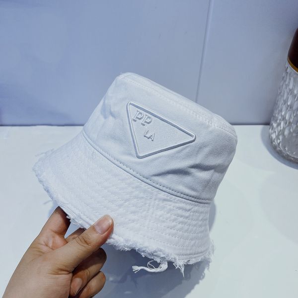 new 2023 designers bucket hat luxury sunshade men women elegant charm fashion brand trend casual seasons summer womens mens hat, Blue;gray
new 2023 designers bucket hat luxury sunshade men women elegant charm fashion brand trend casual seasons summer womens mens hat, Blue;gray