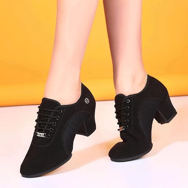 safety shoes breathable shoes women dance lace up heels ballroom latin big size 3442 5cm heels 230202, Black;brown
safety shoes breathable shoes women dance lace up heels ballroom latin big size 3442 5cm heels 230202, Black;brown