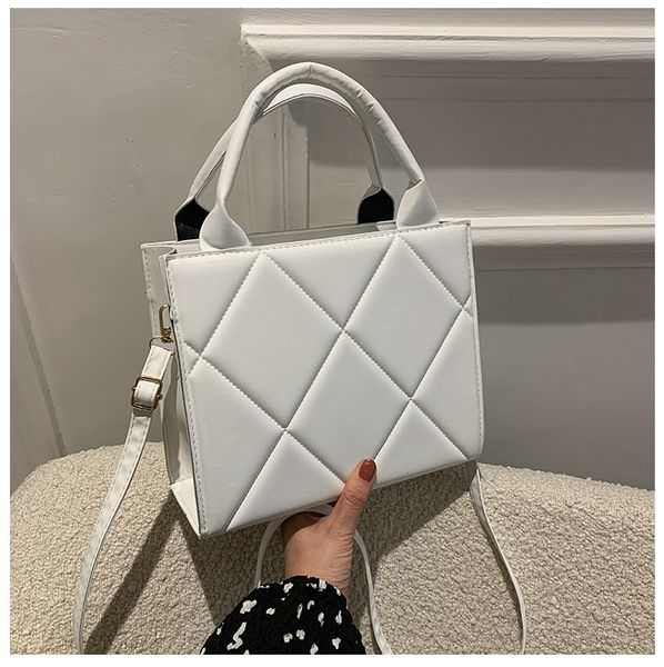 2022 new spring women shoulder bag trendy plaid pu leather crossbody bags fashion ladies handbags brand designer handle bag c002
2022 new spring women shoulder bag trendy plaid pu leather crossbody bags fashion ladies handbags brand designer handle bag c002