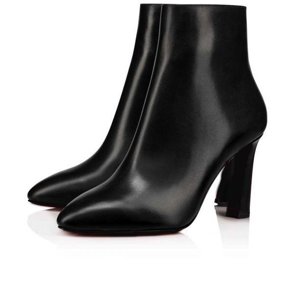 this boot is timeless and elegant black calfskin style with low-key same-color stitching. it is on the 85mm cross heel
this boot is timeless and elegant black calfskin style with low-key same-color stitching. it is on the 85mm cross heel
