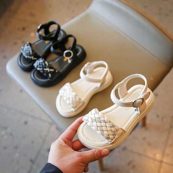 2022 children summer new korean style little girls weave rhinestone sandals kids fashion princess chic casual beach shoes 0202, Black;red
2022 children summer new korean style little girls weave rhinestone sandals kids fashion princess chic casual beach shoes 0202, Black;red