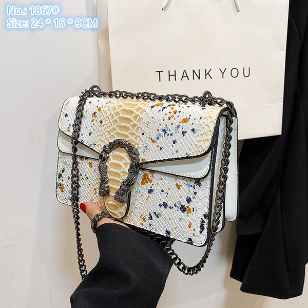 factory wholesale ladies shoulder bags 7 colors sweet little fresh printed chain bag flip embossed fashion handbag personalized crocodile le
factory wholesale ladies shoulder bags 7 colors sweet little fresh printed chain bag flip embossed fashion handbag personalized crocodile le