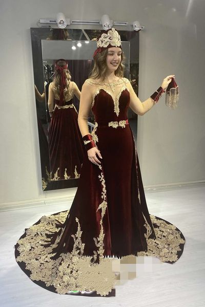 backless long sleeves evening dresses burgundy velvet celebrity party gowns with detachable train gold lace applique beaded court train arab, Black;red
backless long sleeves evening dresses burgundy velvet celebrity party gowns with detachable train gold lace applique beaded court train arab, Black;red