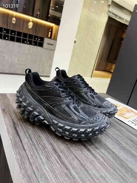 New Men Women Designer Outdoor Shoes Platform Defender Sneakers Beige Black Tire Shoe STARS LOVES Trainers Sports with Original Box 36-45, Red
New Men Women Designer Outdoor Shoes Platform Defender Sneakers Beige Black Tire Shoe STARS LOVES Trainers Sports with Original Box 36-45, Red