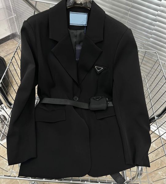 luxury women's suits 2023 coat blazers waist bag designer jacket fashion classic inverted triangle lady slim temperament coat color bla, White;black
luxury women's suits 2023 coat blazers waist bag designer jacket fashion classic inverted triangle lady slim temperament coat color bla, White;black