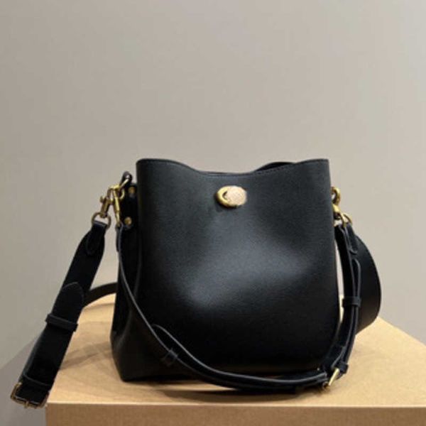 23 new fashion buckle large capacity knob bucket bag portable shoulder messenger commuting temperament female
23 new fashion buckle large capacity knob bucket bag portable shoulder messenger commuting temperament female