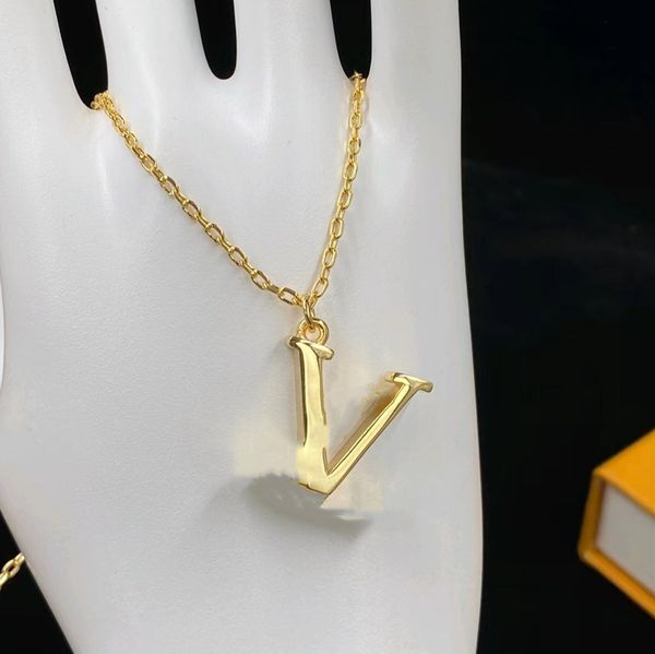v-letter necklace, women's light luxury, niche collarbone chain, korean version, internet red temperament jewelry, titanium steel rose, Silver
v-letter necklace, women's light luxury, niche collarbone chain, korean version, internet red temperament jewelry, titanium steel rose, Silver