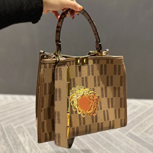 shopping bag women tote bags large capacity package handbag co-branded detachable wide strap shoulder bags fashion letter portrait printed t
shopping bag women tote bags large capacity package handbag co-branded detachable wide strap shoulder bags fashion letter portrait printed t