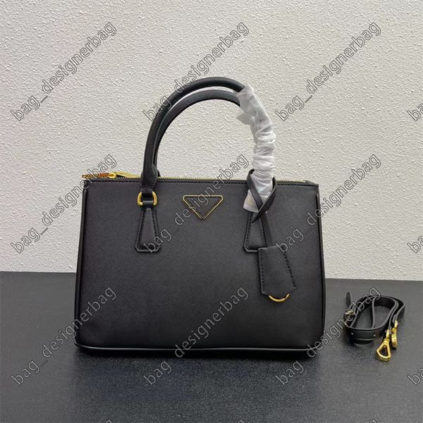 designer bag women's fashion shoulder messenger bag luxury handle leather classic large capacity 33cm
designer bag women's fashion shoulder messenger bag luxury handle leather classic large capacity 33cm