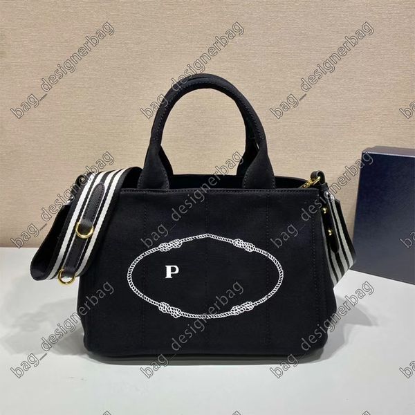 fashion designer women's bag is versatile, simple, large-capacity, simple, classic underarm messenger bag, trendy handbag
fashion designer women's bag is versatile, simple, large-capacity, simple, classic underarm messenger bag, trendy handbag