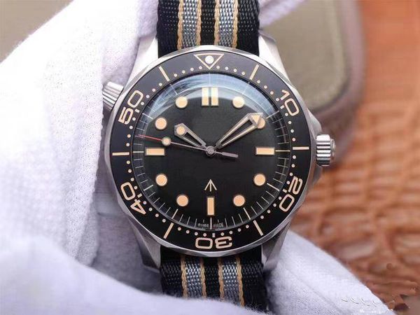 classic luxury automatic mechanical watches sapphire 300m series diving watch movement watches, Slivery;golden
classic luxury automatic mechanical watches sapphire 300m series diving watch movement watches, Slivery;golden
