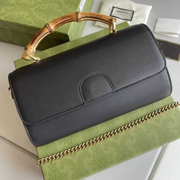 2022ss wholesale luxury designer custom bag leather flip wallet multifunctional bamboo handle simple urban women metal ggity
2022ss wholesale luxury designer custom bag leather flip wallet multifunctional bamboo handle simple urban women metal ggity