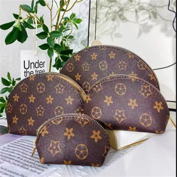 fashion women cosmetic bags organizer famous makeup bag designer travel pouch make up bag ladies cluch purses organizador toiletry bag 4pcs, Red;black
fashion women cosmetic bags organizer famous makeup bag designer travel pouch make up bag ladies cluch purses organizador toiletry bag 4pcs, Red;black
