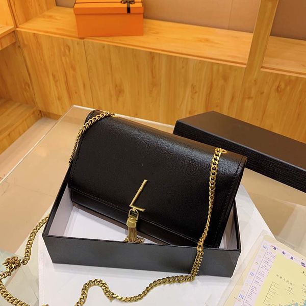 bag women 2023 new designer handbag single shoulder messenger bag goddess bag fashion chain tassel small square bag
bag women 2023 new designer handbag single shoulder messenger bag goddess bag fashion chain tassel small square bag