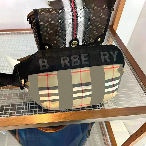 luxurys designers men's women's bumbag new luxury striped waist clutch classic plaid bum bag wallet canvas chest belt bag fashion
luxurys designers men's women's bumbag new luxury striped waist clutch classic plaid bum bag wallet canvas chest belt bag fashion