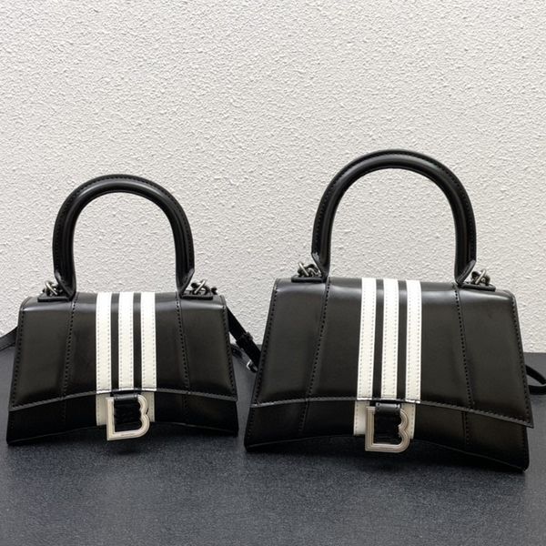 designer bag handbag purse crossbody bag postman's bag women fashion luxury wallet metal lock chain genuine leather handle
designer bag handbag purse crossbody bag postman's bag women fashion luxury wallet metal lock chain genuine leather handle