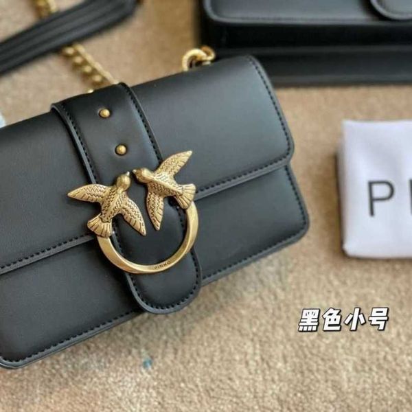 designer pinkoo bags small ck swallow women 2023 new fashion chain embossed womens double flying birds one shoulder handheld crossbody girl
designer pinkoo bags small ck swallow women 2023 new fashion chain embossed womens double flying birds one shoulder handheld crossbody girl