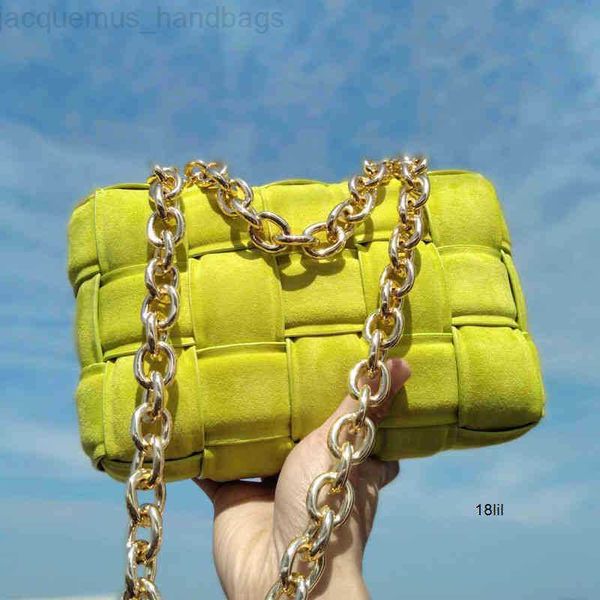 wholesale designer vene handbags woven bottegas pillow messenger versatile cassette velvet female 2022 retro cloud bag foreign style bz2z
wholesale designer vene handbags woven bottegas pillow messenger versatile cassette velvet female 2022 retro cloud bag foreign style bz2z
