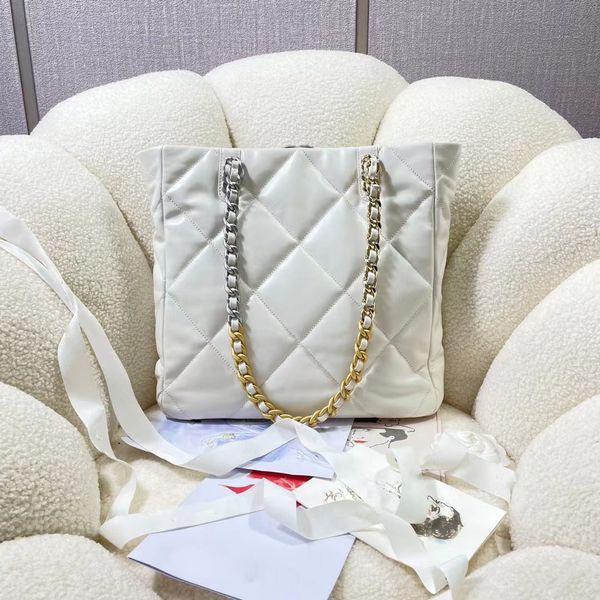 shopping bag crossbody bags four color 5a quality imported sheepskin new hardware fashion temperament large capacity
shopping bag crossbody bags four color 5a quality imported sheepskin new hardware fashion temperament large capacity