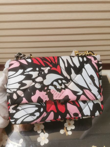 designer bag brand luxury handbag graffiti fashion chain bag one shoulder bag women canvas crossbody bag nylon spring and autumn clamshell d
designer bag brand luxury handbag graffiti fashion chain bag one shoulder bag women canvas crossbody bag nylon spring and autumn clamshell d