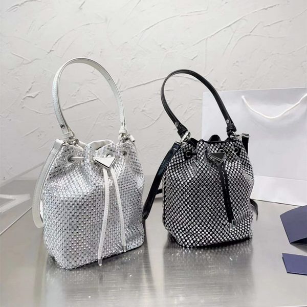 mini crystal bucket bags designer bag beading diamond crossbody shoulder bag fashion handbag purse glittering shining body triangle 2023
mini crystal bucket bags designer bag beading diamond crossbody shoulder bag fashion handbag purse glittering shining body triangle 2023