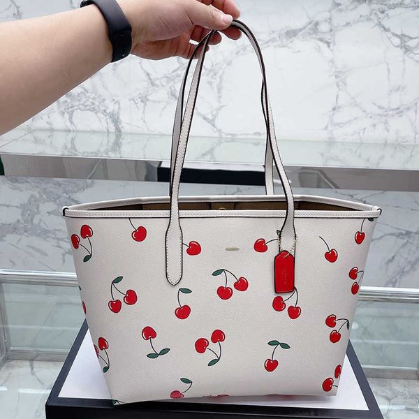 fashion designer bags c letter totes cherry print luxurys handbag leather shopping bags womens tote bag cross body crossbody evening purse 2
fashion designer bags c letter totes cherry print luxurys handbag leather shopping bags womens tote bag cross body crossbody evening purse 2