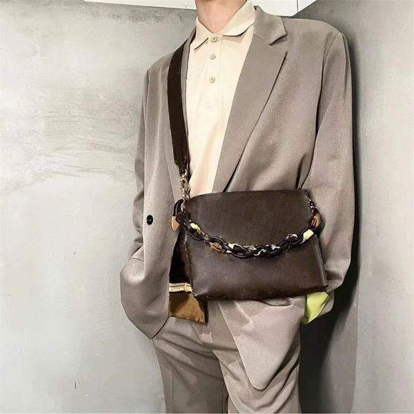 26cm wash bags mens messenger bags travel toiletry pouch protection makeup womens leather cosmetic bag crossbody shoulder bag with dust m475
26cm wash bags mens messenger bags travel toiletry pouch protection makeup womens leather cosmetic bag crossbody shoulder bag with dust m475