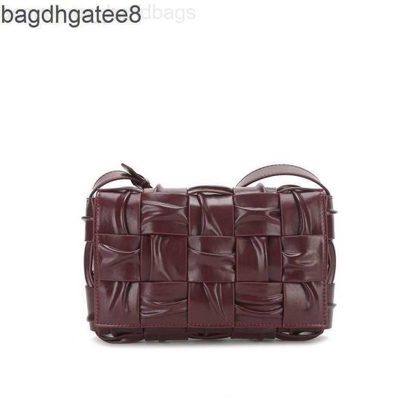 bag small venetas cassettes 2023 leather pillow pleated woven bottegas square autumn winter designer bags messenger shoulder niche d wdlt
bag small venetas cassettes 2023 leather pillow pleated woven bottegas square autumn winter designer bags messenger shoulder niche d wdlt