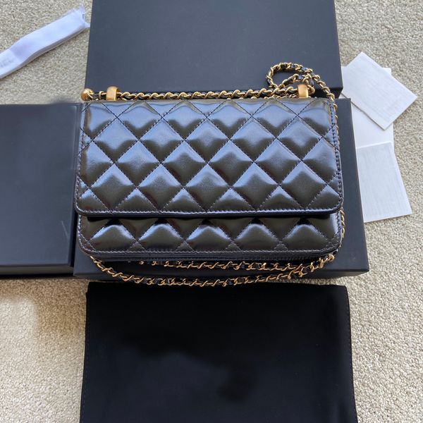 7a designer bags sheepskin genuine leather women handbags diamond lattice gold logo flap purse
7a designer bags sheepskin genuine leather women handbags diamond lattice gold logo flap purse