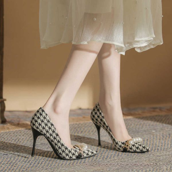 2023 new gift thousand bird checker high heels women thin heels versatile professional working temperament pointed single shoes women, Black
2023 new gift thousand bird checker high heels women thin heels versatile professional working temperament pointed single shoes women, Black