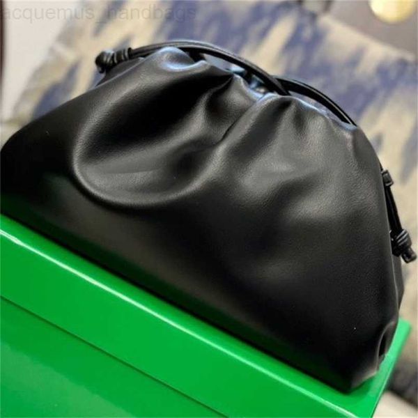 bottegas designer bags vene handbags 2022 korean version with foreign air cloud light and comfortable fairy cross body
bottegas designer bags vene handbags 2022 korean version with foreign air cloud light and comfortable fairy cross body
