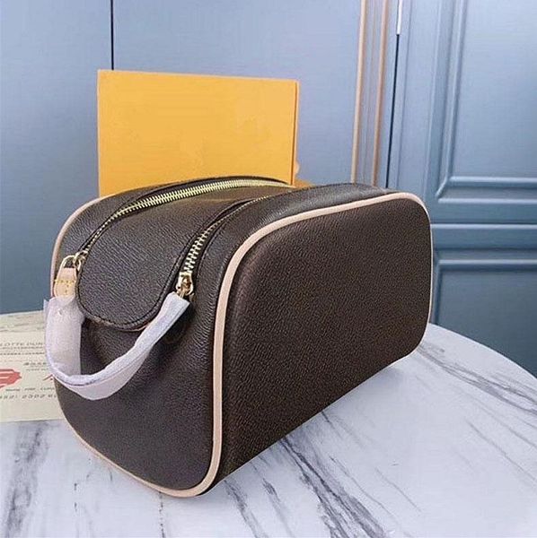 m47528 women luxurys designers cosmetic bag woman leather zipper extra large wash bags man fashion old flower clutch t srvn ldkj, Red;black
m47528 women luxurys designers cosmetic bag woman leather zipper extra large wash bags man fashion old flower clutch t srvn ldkj, Red;black