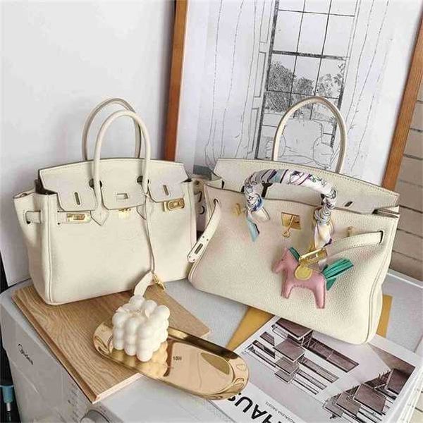 designer bags herme birkin handmade shake miss milk tree/junset sign white yuan version soft waxy leather natural couch temperament 18lil8
designer bags herme birkin handmade shake miss milk tree/junset sign white yuan version soft waxy leather natural couch temperament 18lil8